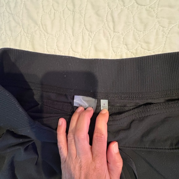 Athleta bundle size women's medium. 2 tights. 1 Drawstring pant. 2 tanks 2 tee - Picture 6 of 7